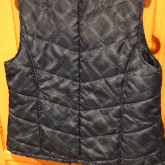 Vest - Picture 3 of 4